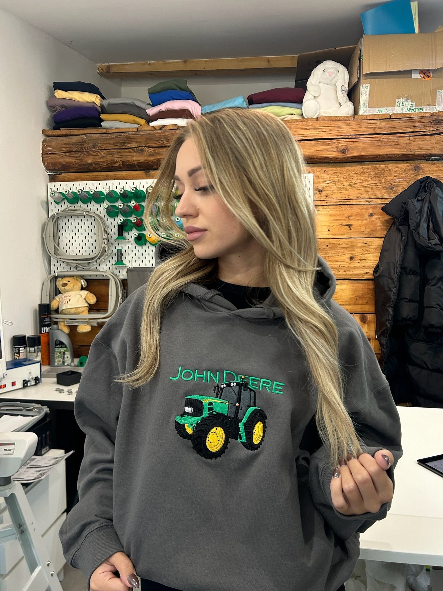 Color logo embroidery